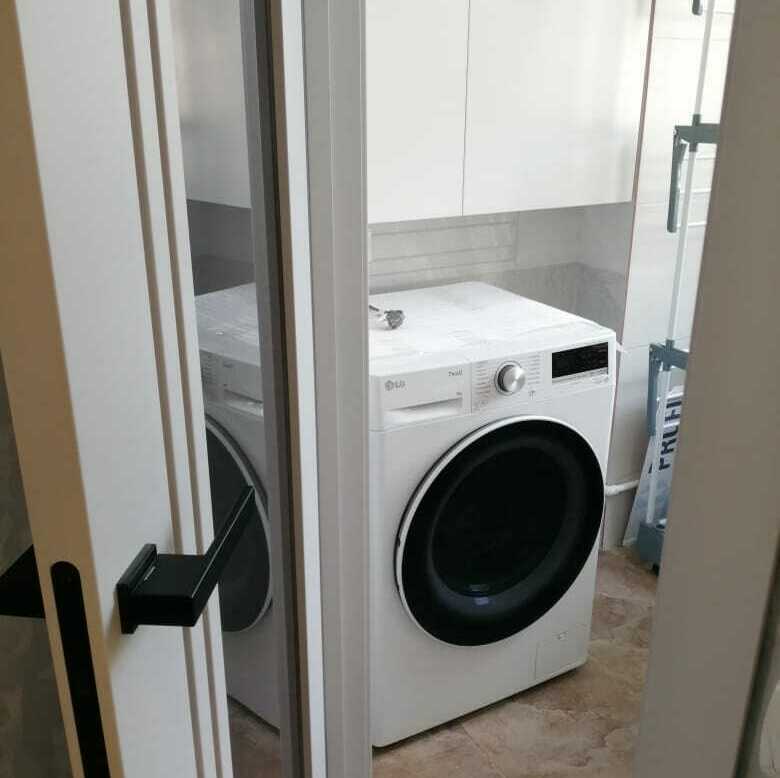 шкаф над стиральной машинкой в ванную 